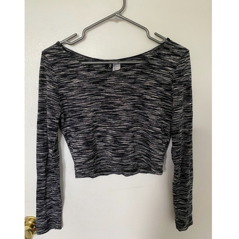 H&M salt and pepper long sleeve crop